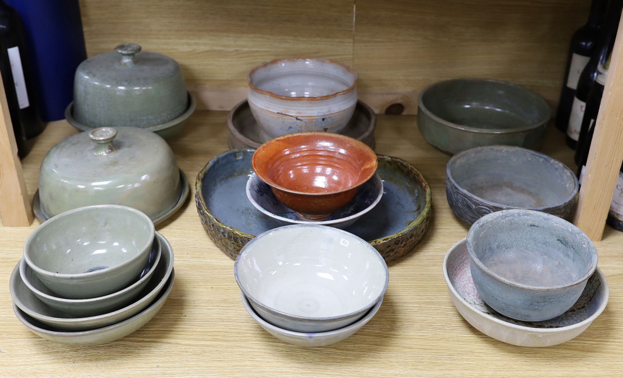 Susan Threadgold - a large group of studio pottery bowls, two covered dishes and a bonsai dish (15)